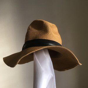 Vince Camuto hat